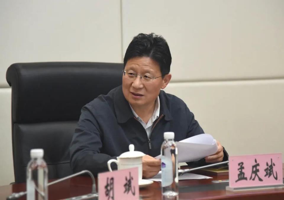 山东交通运输厅党组书记孟庆斌调度检查五一期间交通运输工作