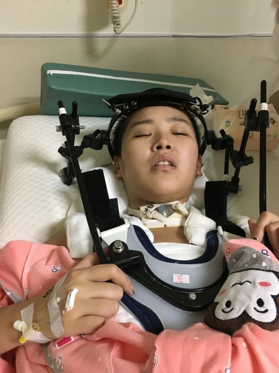 "高烧昏迷,呼吸困难,低血压,神经痛,折磨得我痛不欲生.