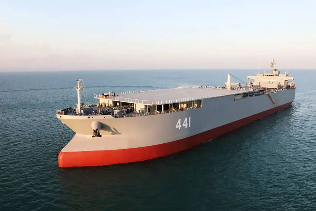 伊朗造“莫克兰”号前线基地舰 （图源：美联社）