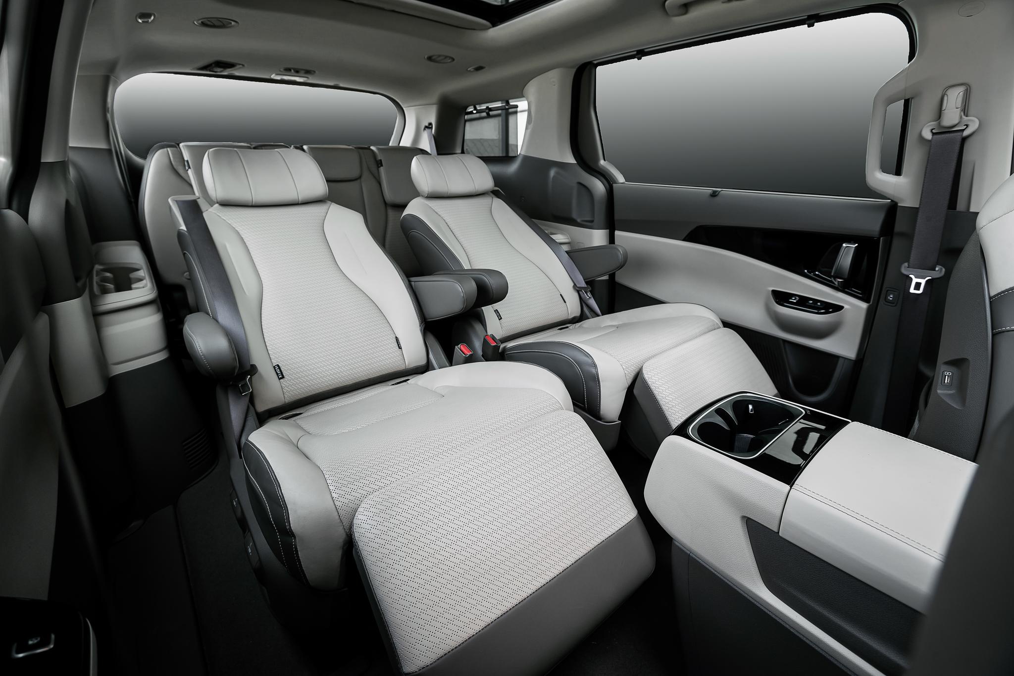 起亚第四代嘉华8月国内上市将与别克gl8分庭抗礼