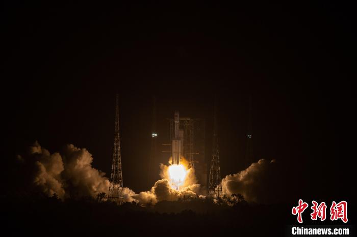 8小时一吻定情 “天舟二号”与“天和核心舱” 太空快速约会休闲区蓝鸢梦想 - Www.slyday.coM