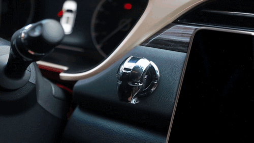 掀盖启动,马力全开,这才是一键启动的"正确打开方式"!-新浪汽车