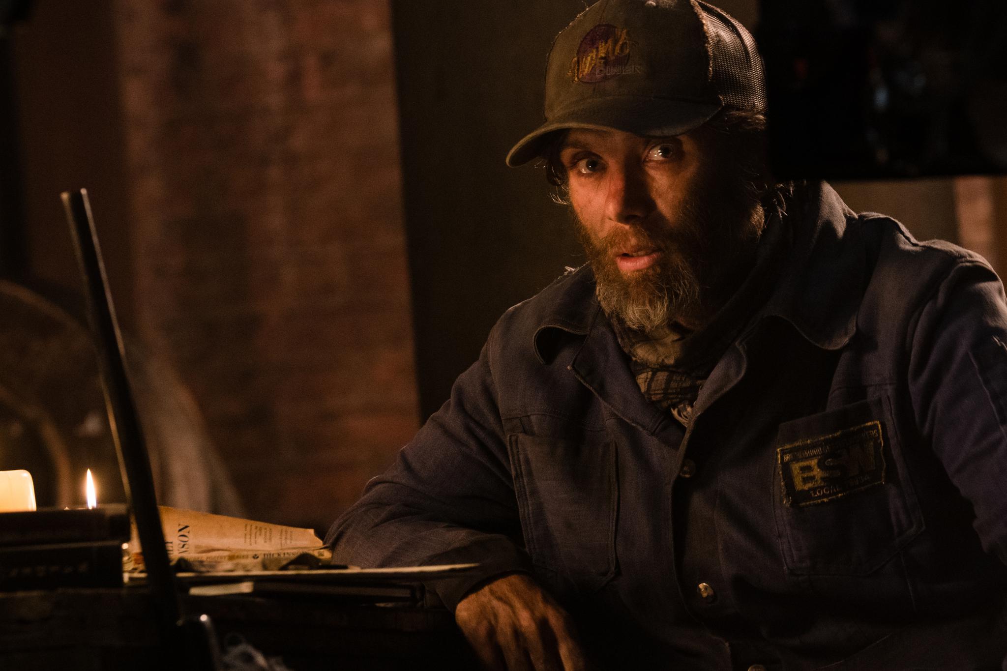 基里安·墨菲特辑, 在这个猎声怪物横行的末世之中,伊芙琳一家拼死