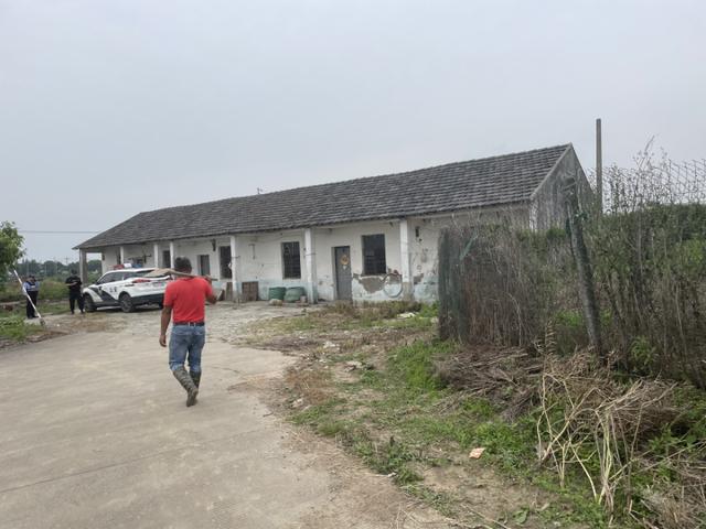 嘉善掉落的不明物体究竟是啥？鱼塘老板：我们成了新闻主角，还有人劝我们搞直播休闲区蓝鸢梦想 - Www.slyday.coM