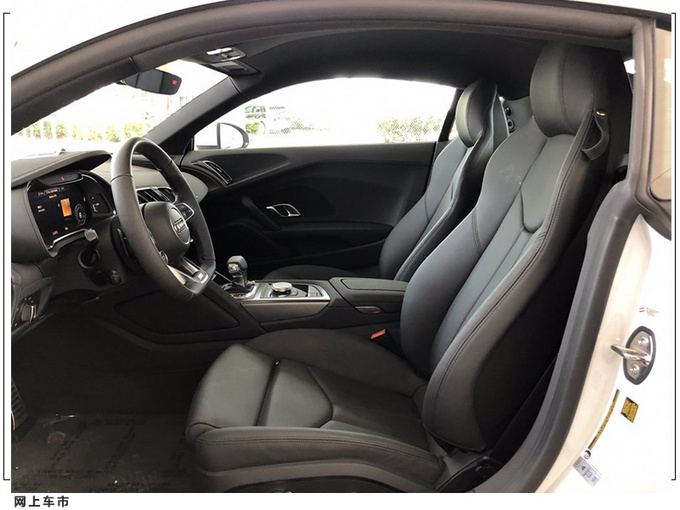 奥迪r8双门跑车实拍搭52l运动套件v10引擎绝唱