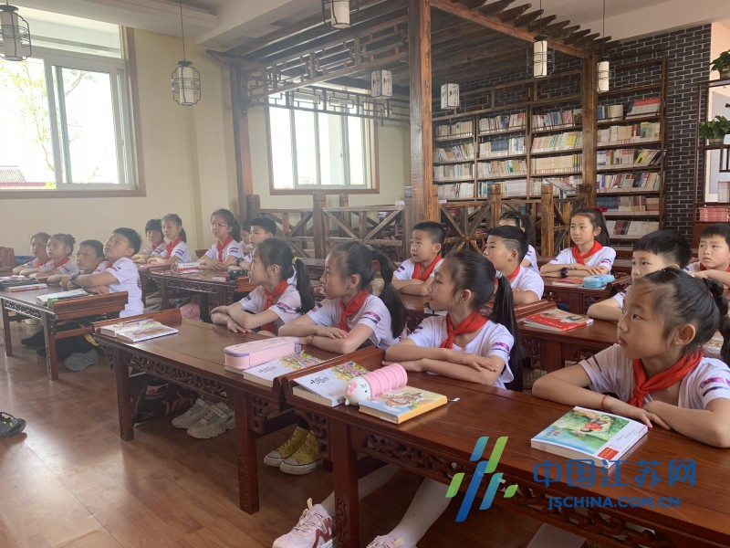 南通海门三星镇德胜小学开展"红色经典"阅读活动