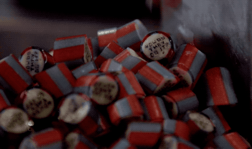 小时候那种横截面有字的糖条，是怎么做上去的字？休闲区蓝鸢梦想 - Www.slyday.coM