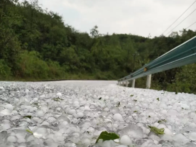 貴州啟動氣象災害(暴雨)Ⅳ級應急響應 昨晚貴陽,畢節出現冰雹