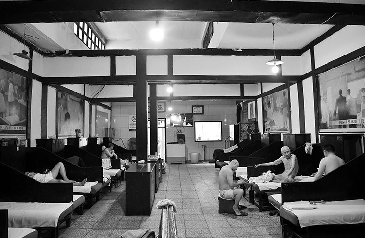 最后的京城老澡堂子:光为了洗澡,谁还能跑这么远?