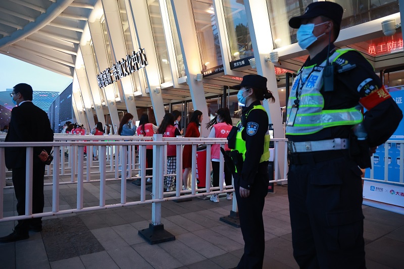 疫情以来上海世博园区首度三馆齐开今日客流量超10万人次视频