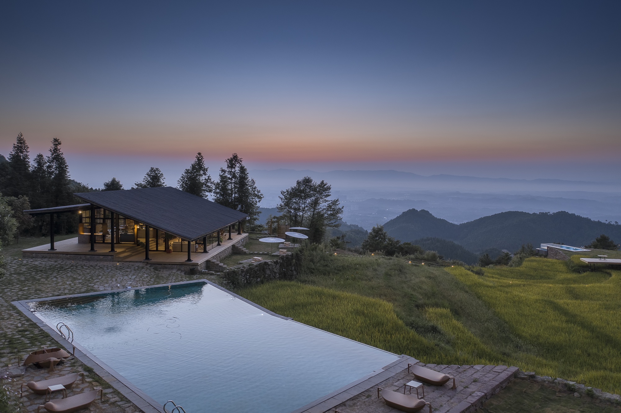 一些具有个性又方便抵达的民宿,一个私藏清单|梯田_新浪财经_新浪网