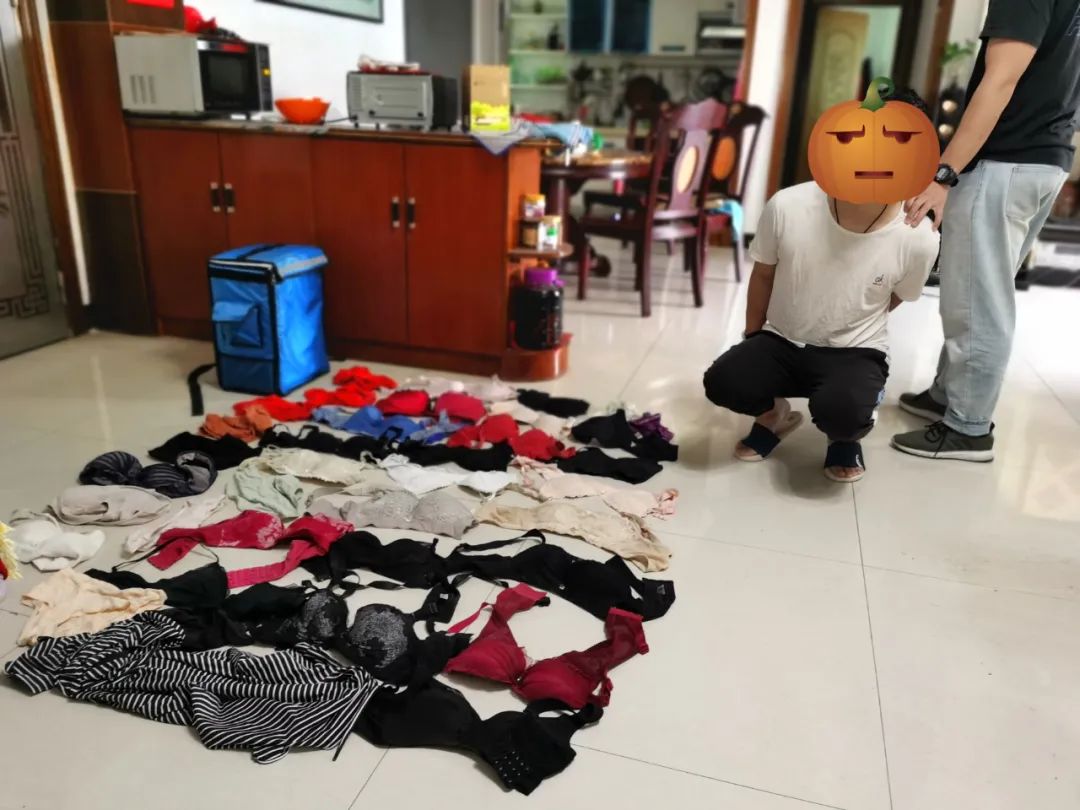 必须曝光清城男子专偷女性内衣被抓时搜出100多件