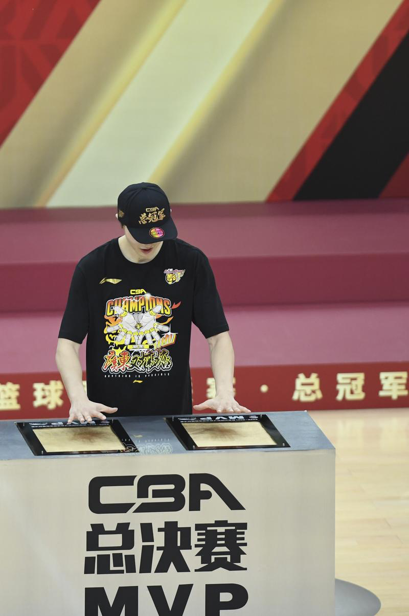 从胡椒仔到fmvp玉面少年胡明轩有颗坚韧的心