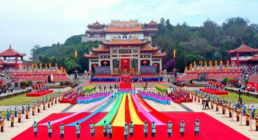 纪念妈祖诞辰1061周年春祭大典在妈祖故里福建湄洲岛举行