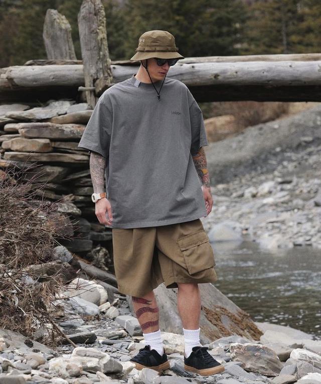 男生oversize怎么穿出"高级感"?t恤 短裤,穿好了显瘦又帅气