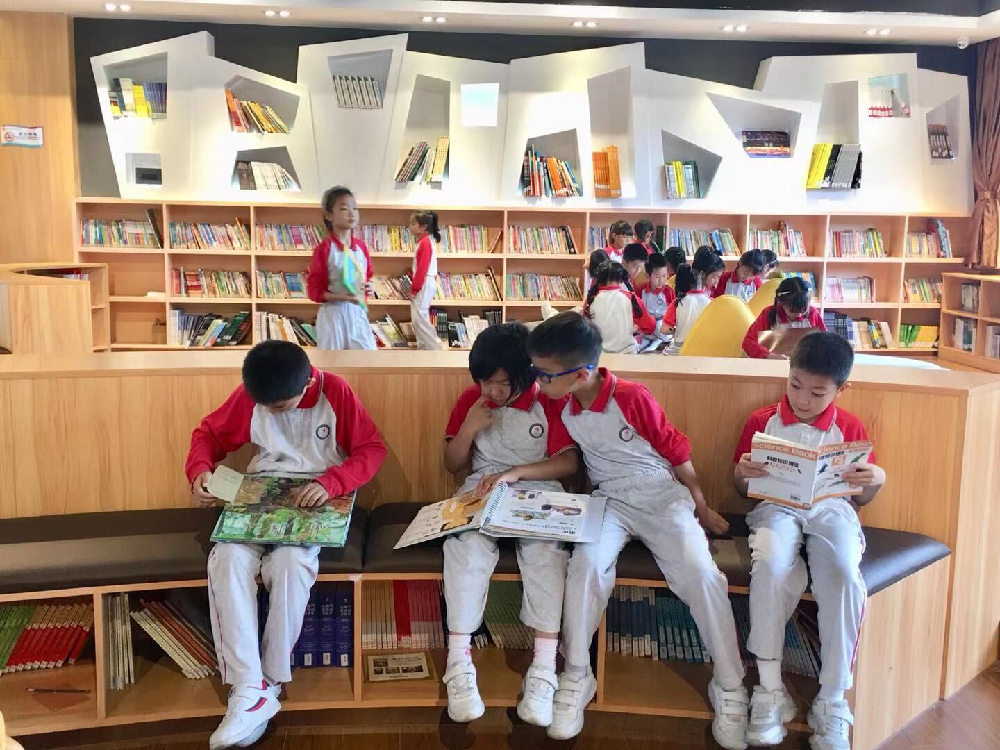 博凯小学获评书香校园百年芳华书香致远