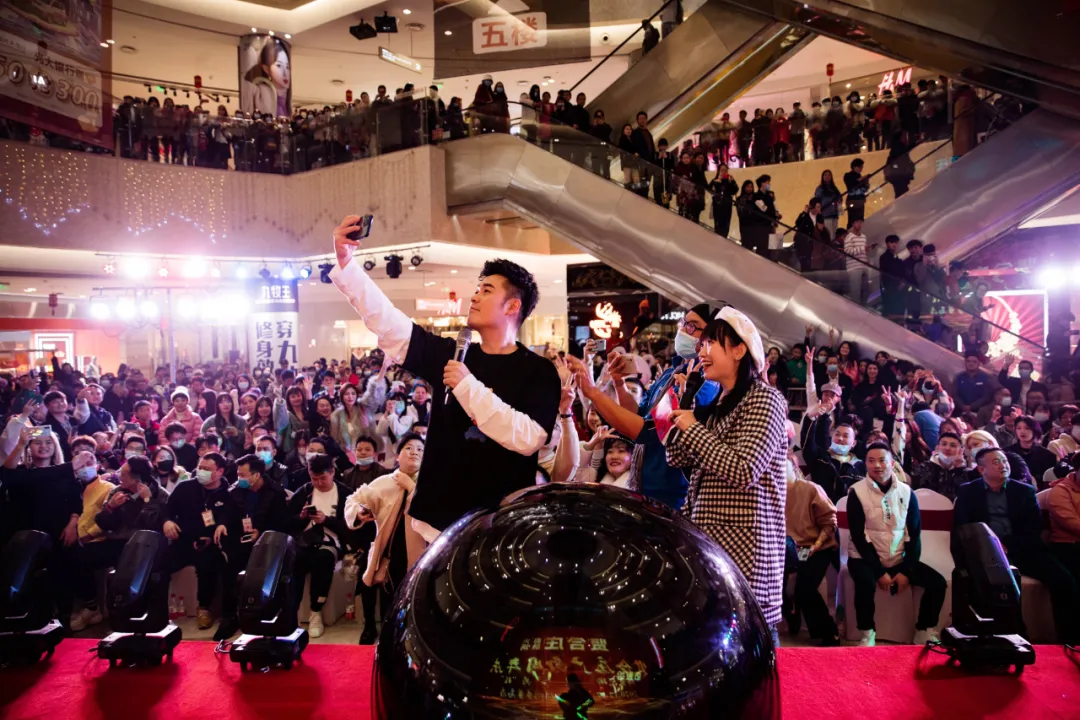 贤合庄规模猛追海底捞,明星餐饮会成mall的标配吗?丨品类研究