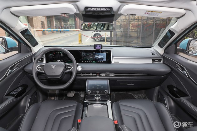 哪吒upro新增车型上市售12281798万元