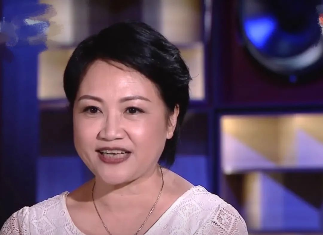 其实配音工作是一种看不到的专业艺术,同样地这项工作比演员更为有