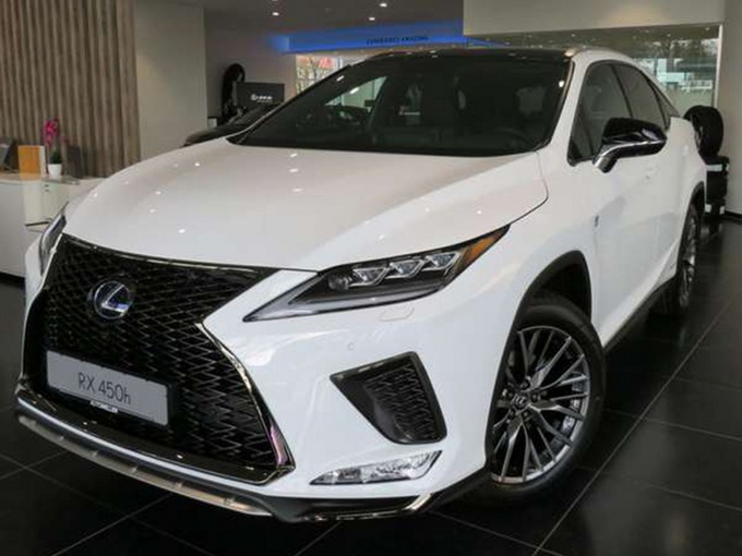 雷克萨斯rx进店实拍led大灯搭35lv6引擎配悬浮中控大屏