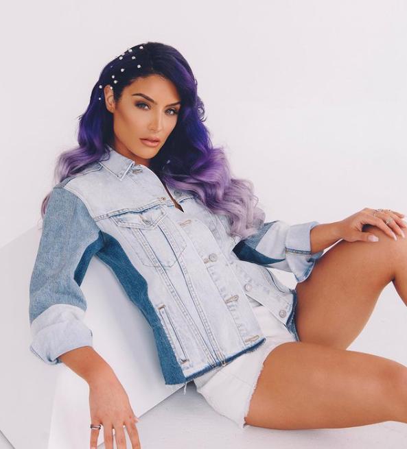 说实话,伊娃·玛丽作为一名模特,伊娃·玛丽绝对是一个无可挑剔的完美