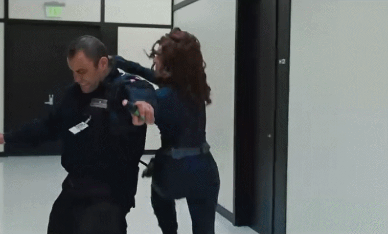 红人馆 | 《黑寡妇》定档,斯嘉丽怼记者名场面要更新了