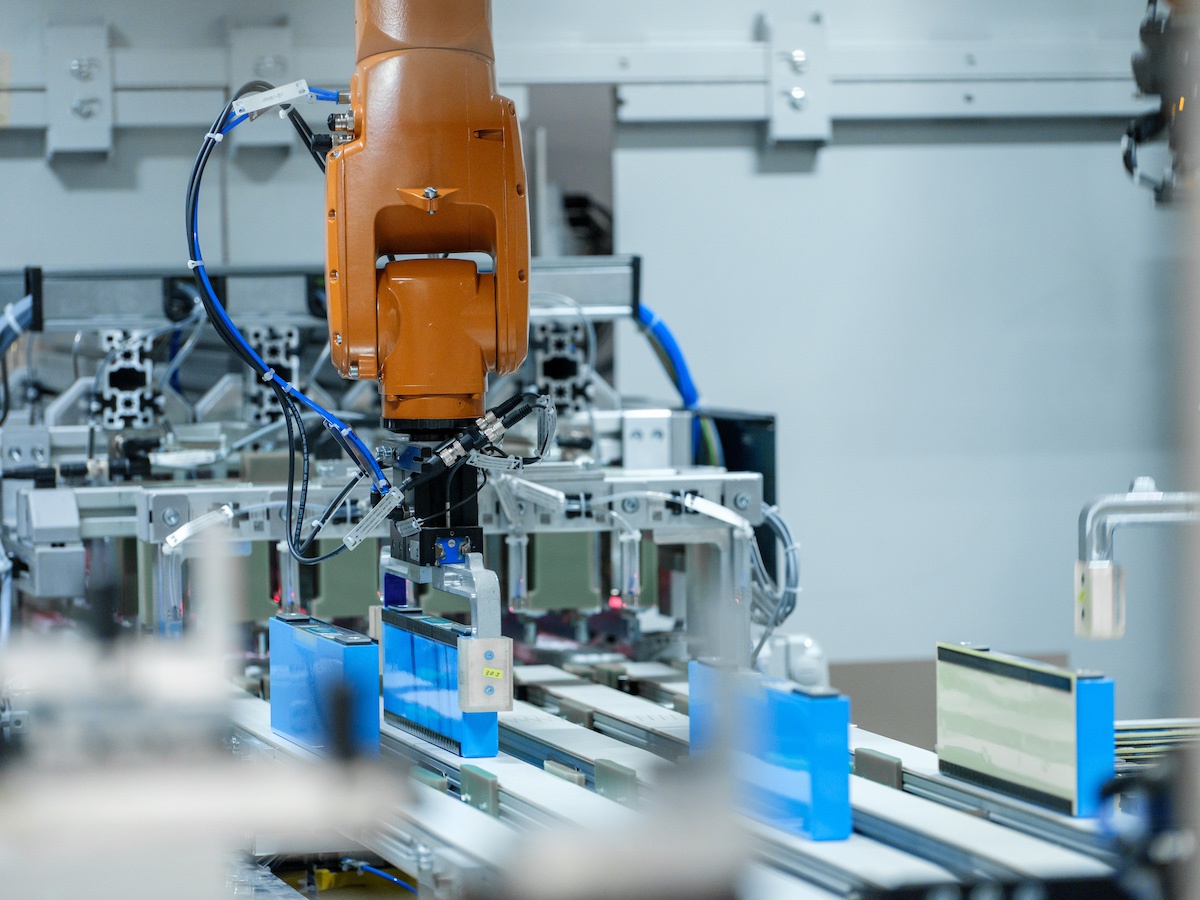 投资超25亿欧元宝马德国高压电池工厂正式投产为电气化车型提供电池