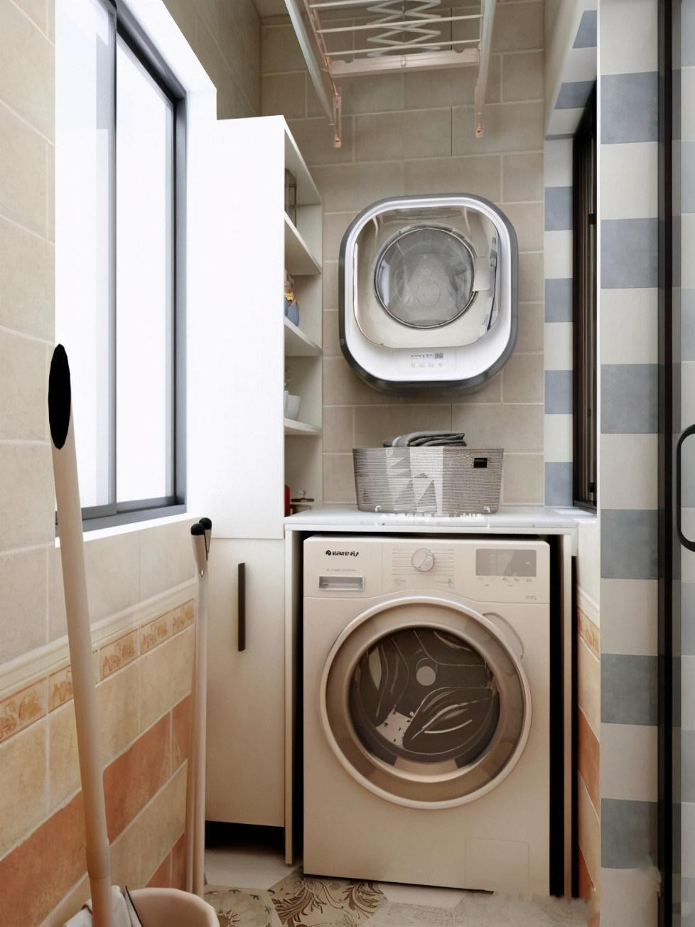 卫生间旁边夹个阳台教你一招直接打通做家政区洗浴晾晒一条龙