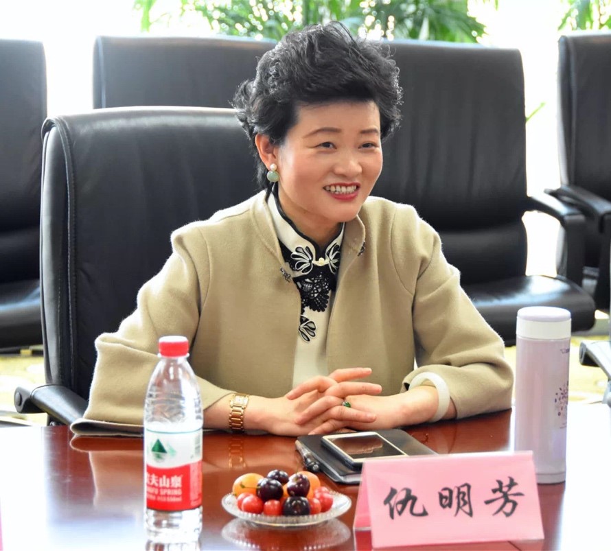 而这并非仇明芳首次行贿.