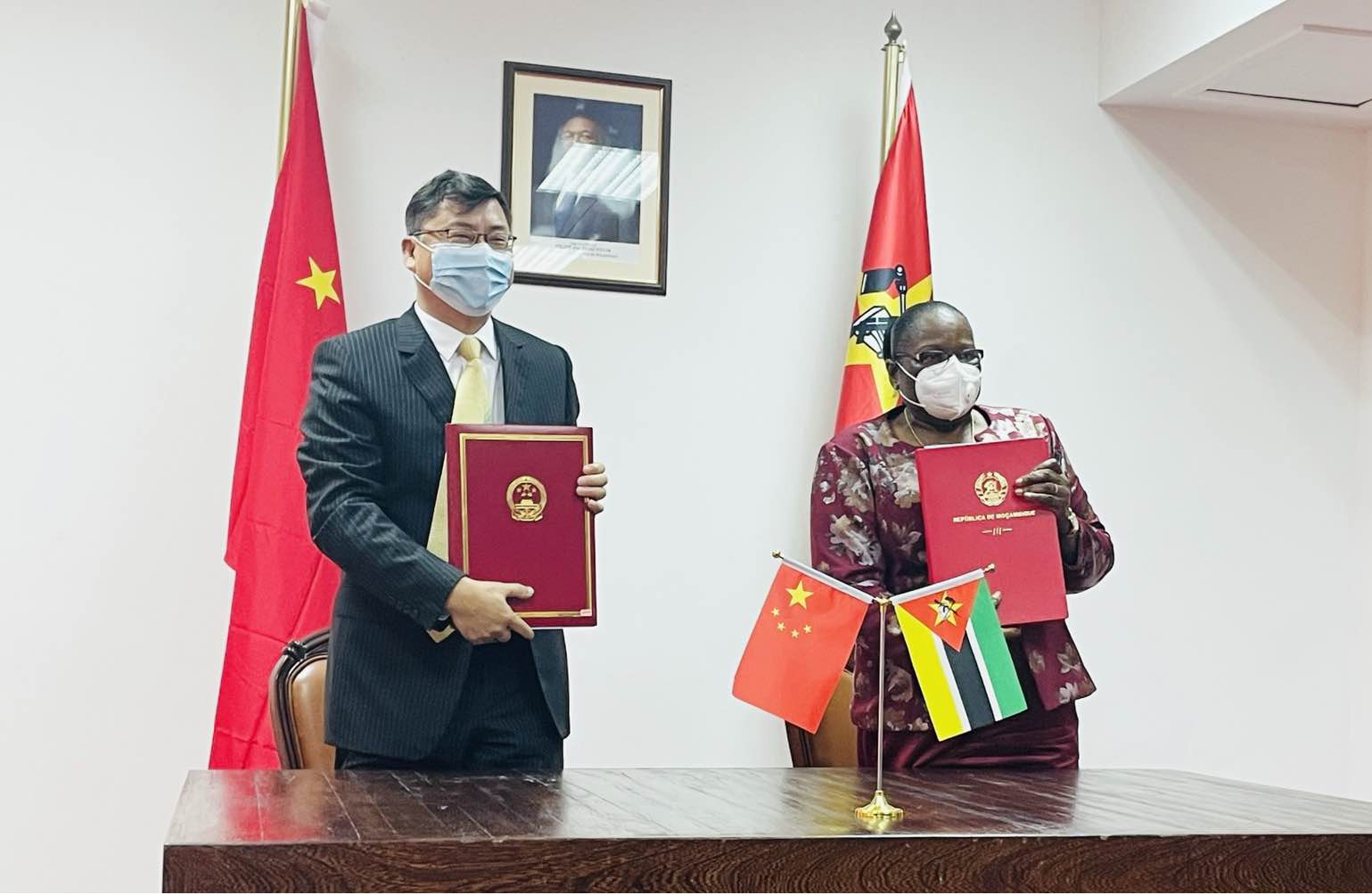 中国向莫桑比克受恐袭难民提供人道主义援助,莫外长致辞感谢