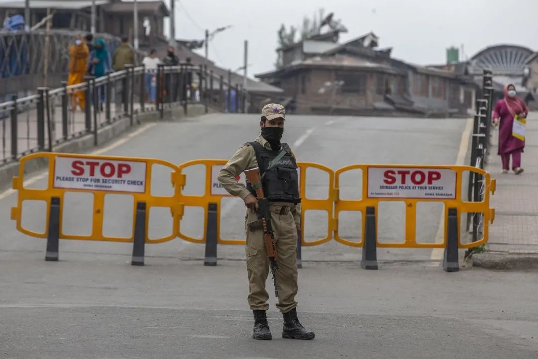 不得不"全面封锁"