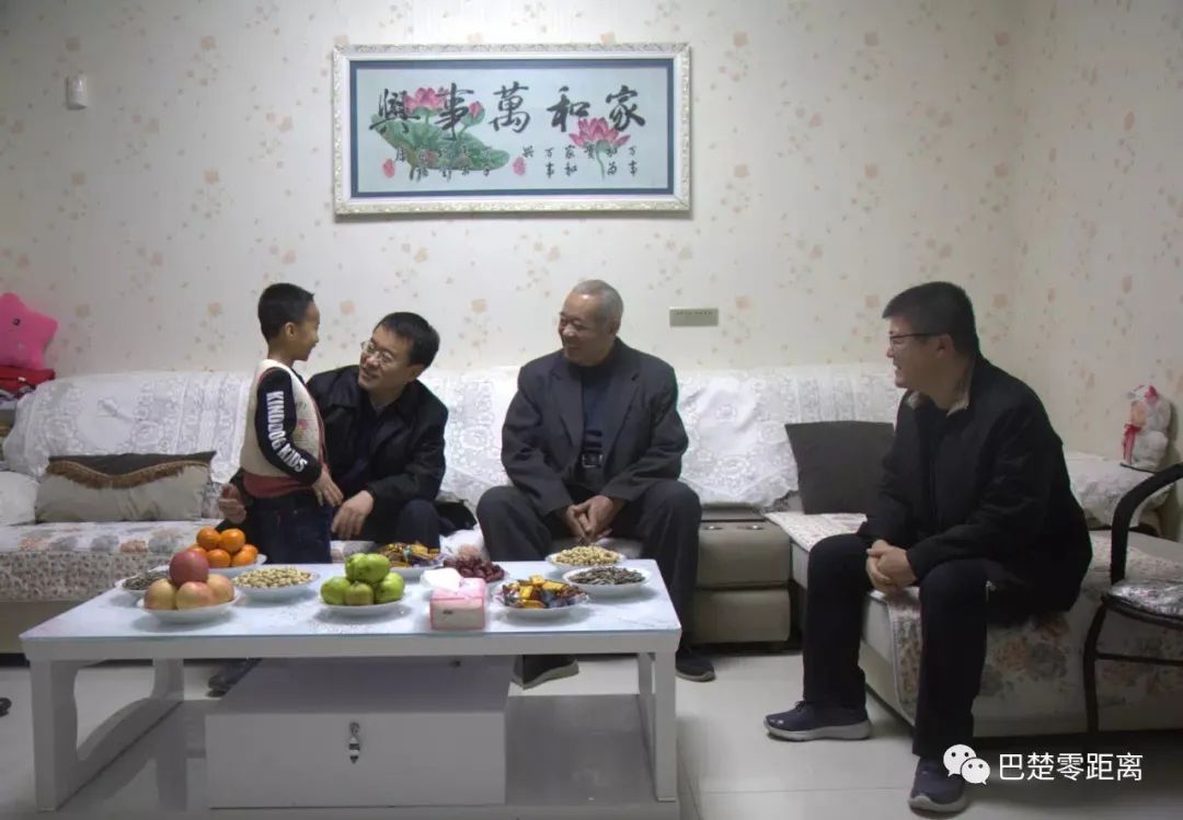 巴楚县位于新疆西南部,地处天山南麓,塔里木盆地西北边缘,是喀什地区"