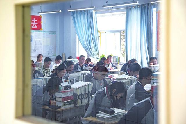 高考倒计时一个月，为梦想冲刺休闲区蓝鸢梦想 - Www.slyday.coM