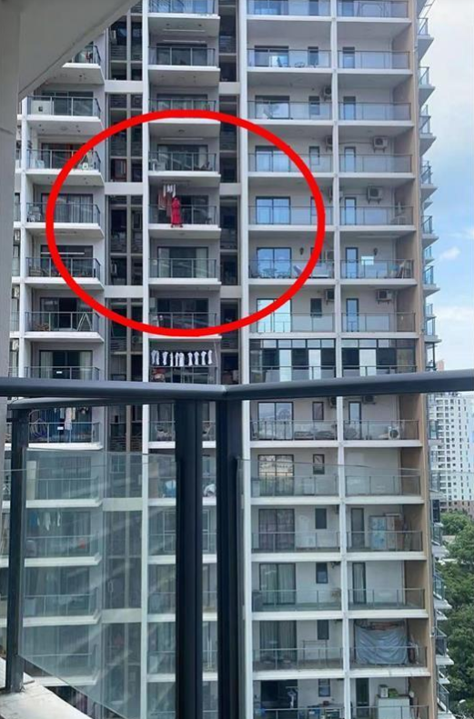 红衣女子25楼阳台外跳舞坠楼？ 警方最新通报休闲区蓝鸢梦想 - Www.slyday.coM