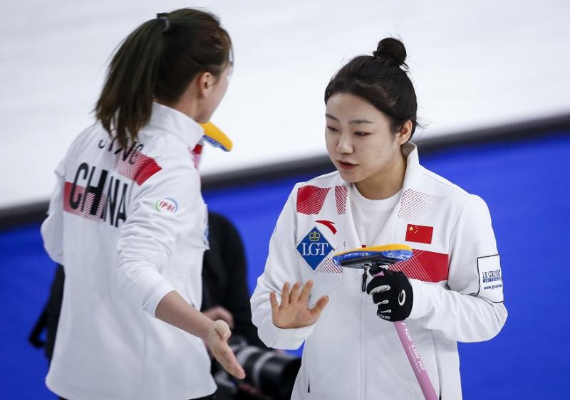 女子冰壶世锦赛中国队胜意大利止连败