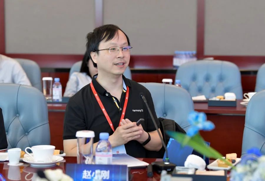 武汉大学计算机学院软件工程系教师赵小刚表示,鸿蒙面向物联网时代量