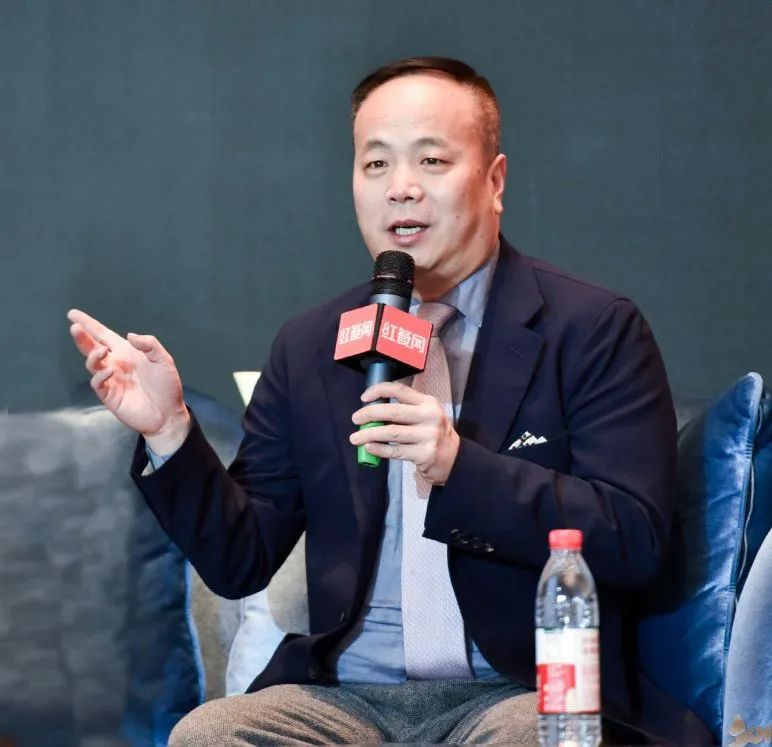 正新集团董事长陈传武在"2021中国餐饮产业峰会"论坛环节发言