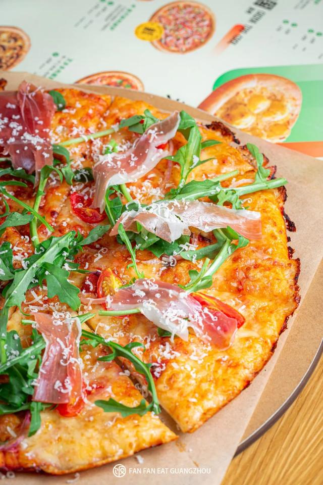 这个夏天,「无边披萨」比无边泳池更火辣.__财经头条