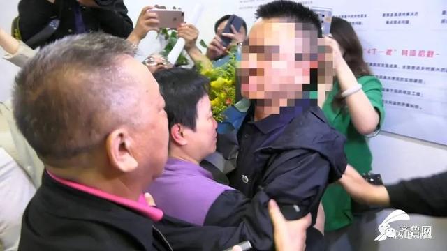 菏泽男子献血后意外发现非父母亲生，在重庆找到失散34年的亲生父母休闲区蓝鸢梦想 - Www.slyday.coM