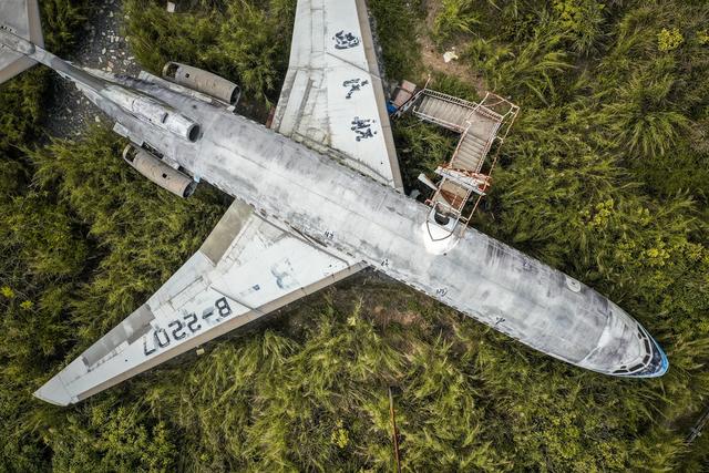 广东恩平水库湖畔现“僵尸飞机”：末日既视感十足休闲区蓝鸢梦想 - Www.slyday.coM