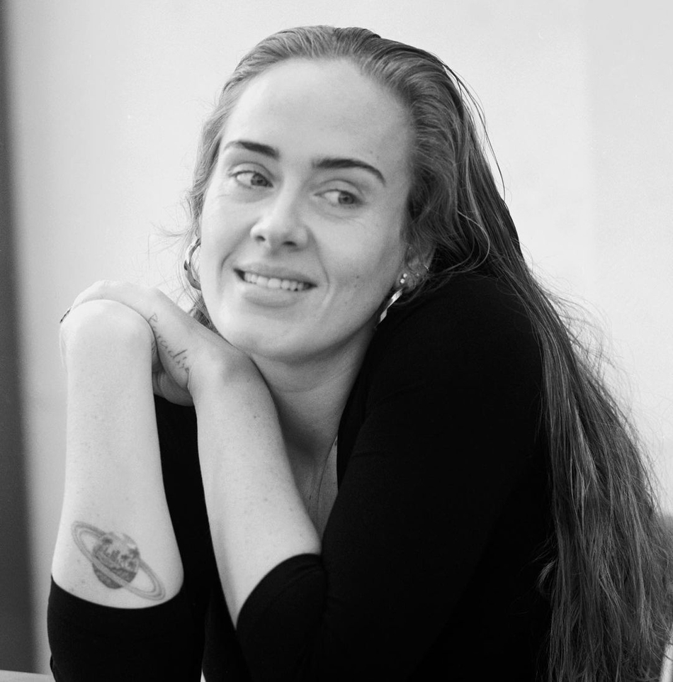 阿黛尔分享近照庆祝生日健康有活力