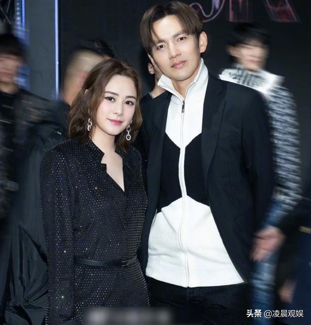 阿娇晒与钟汉良合照,路人镜头下身材大变样,真实腰围让人看呆