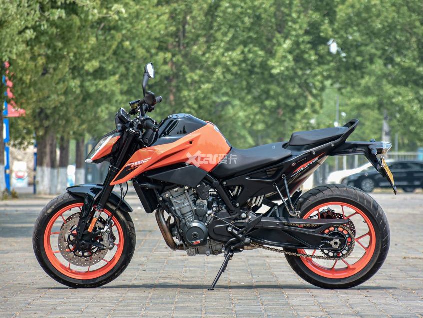等等党的胜利试驾ktm790dukeckd版
