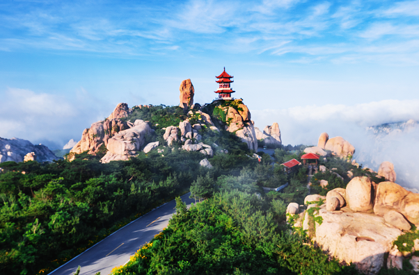 6月8日下午,山东日照五莲县九仙山风景区出现了蔚为壮观的云海,云瀑