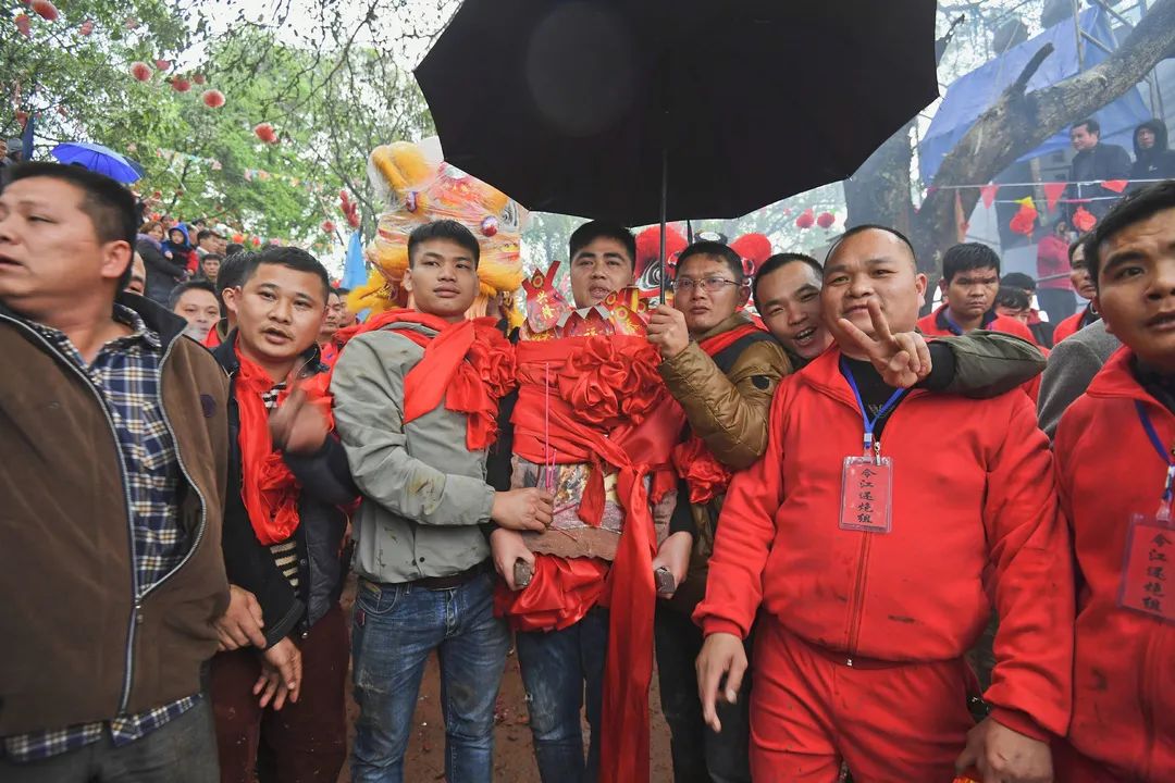 除了螺蛳粉南宁的抢花炮壮族会鼓也入选非遗广西上榜的还有