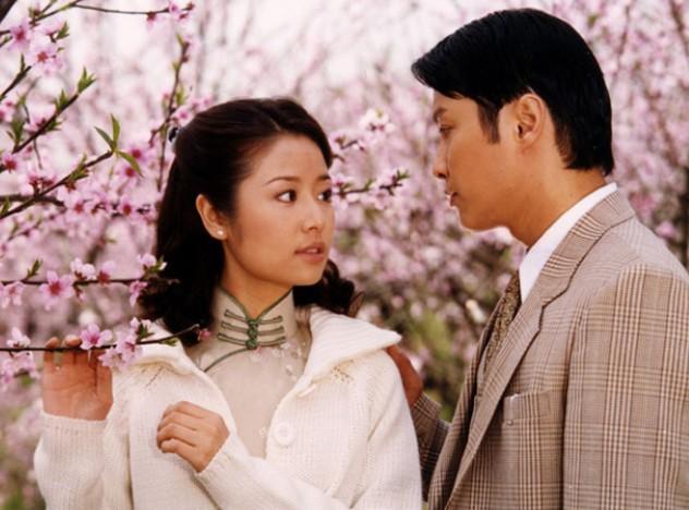 插图:电视剧《半生缘》剧照树叶不是一天变黄的,人心不是一天变凉的