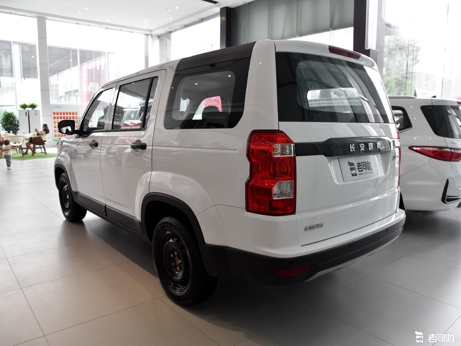 预算5万买7座suv小哥带你一起看长安欧尚x70a