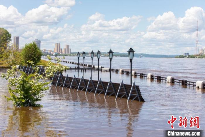 黑河市民平日散布的去处已被洪水覆盖 赵东来 摄