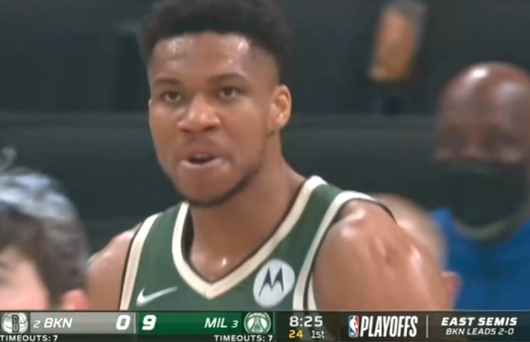 字母哥连送两记蛮暴劈扣 雄鹿开局9-0打停篮网