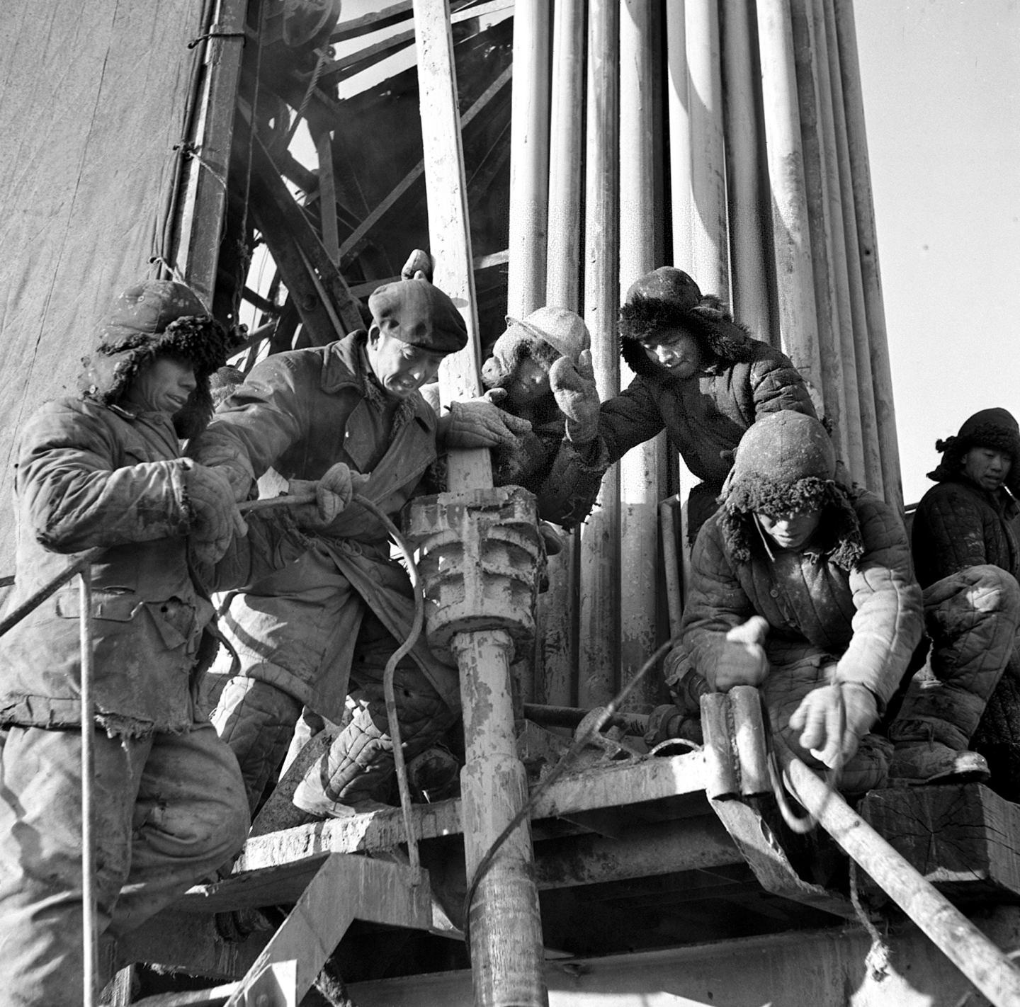 【铁人精神】钢铁之躯,誓为祖国献石油|大庆市_新浪新闻